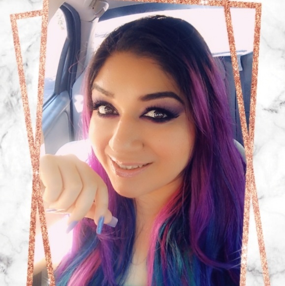 Meet your Posher, Elizabeth - Picture 2 of 2